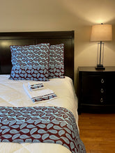 Load image into Gallery viewer, Kamsong Bed Runner
