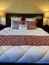 Load image into Gallery viewer, Djamila Bed Runner